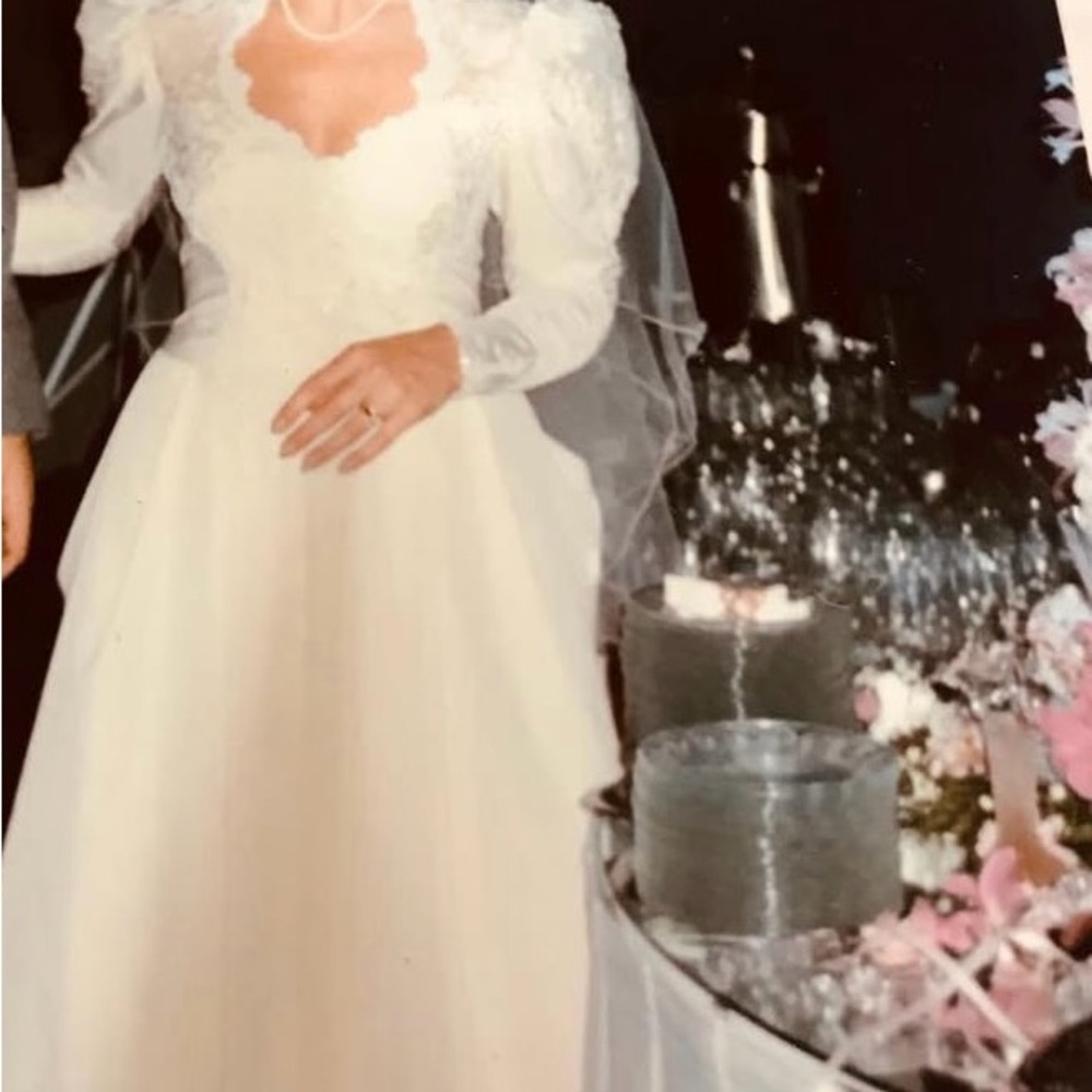 Elegant White Wedding Dress